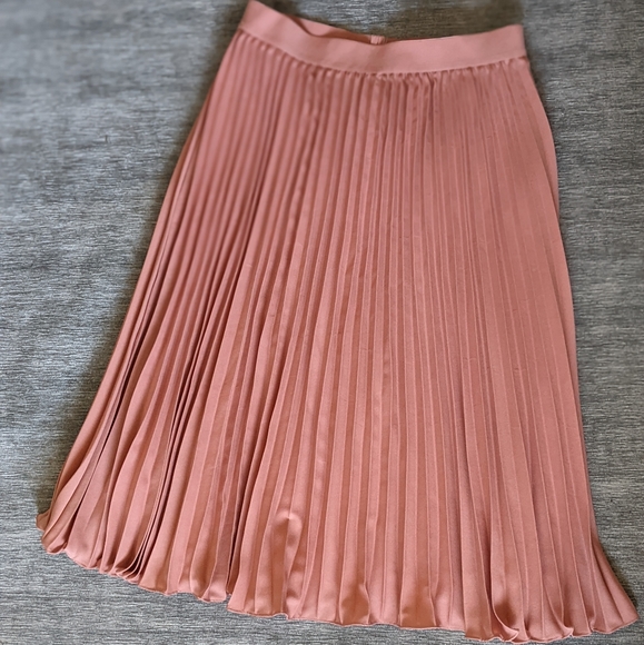 Kate Kasin Dresses & Skirts - Midi-length pleated pink skirt